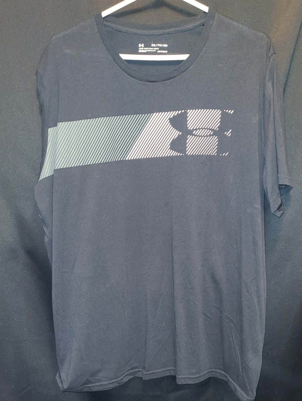 Under Armour Men’s Black Short-Sleeve Graphic Tee with Gray Accent XXL
